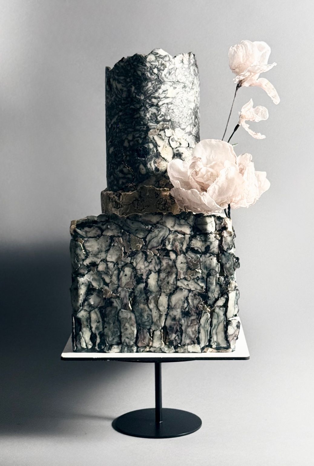 Marble & Peony editorial cake