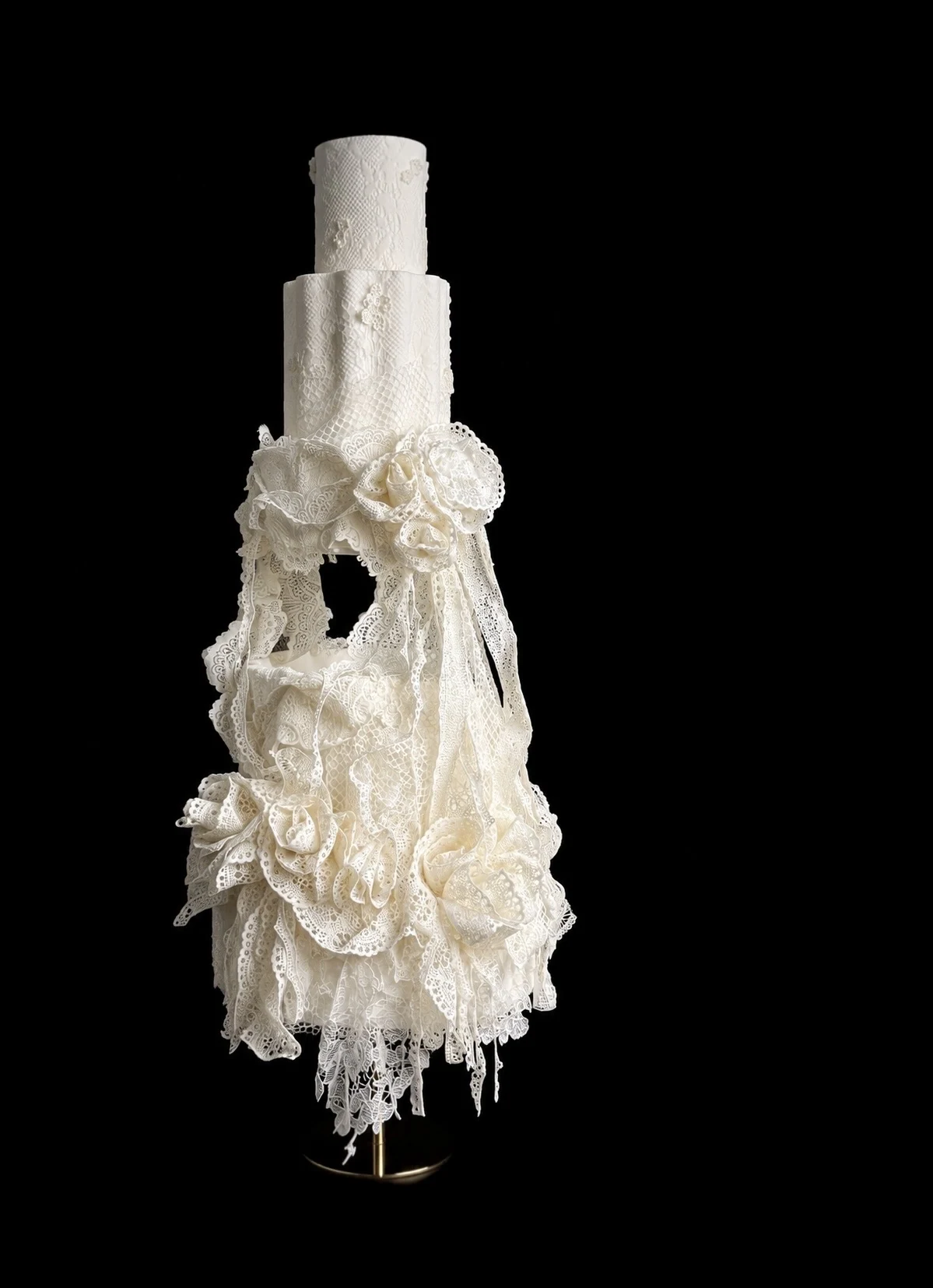 Sculptural cake artwork — Sculpted in Lace